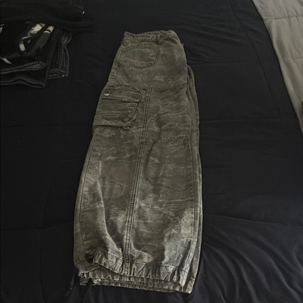 REVICE Gray Cargo Pants with Elastic Cuffs